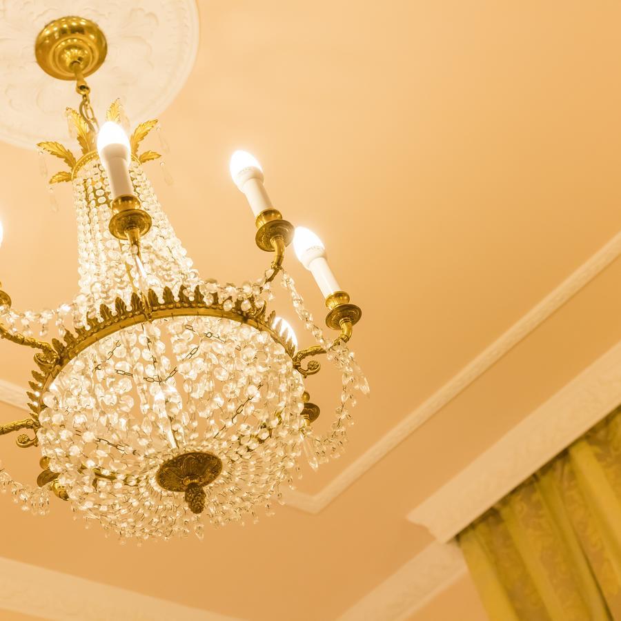 Hotel Bernini Palace Флоренция Экстерьер фото A chandelier