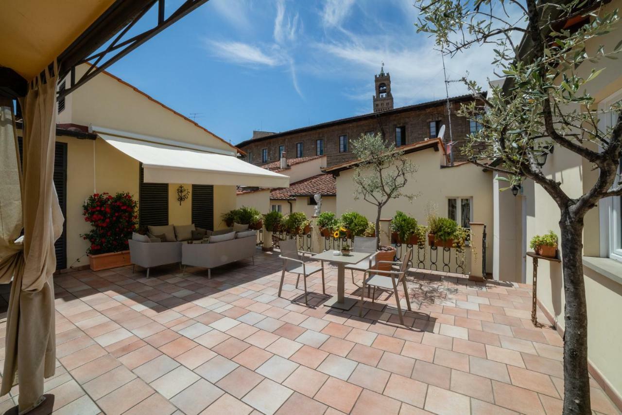 Hotel Bernini Palace Флоренция Экстерьер фото The courtyard of the museum